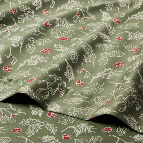NWT Full 400 Thread Count Performance
Holiday Sheet Set Green Holly - Thres… - Picture 3 of 7